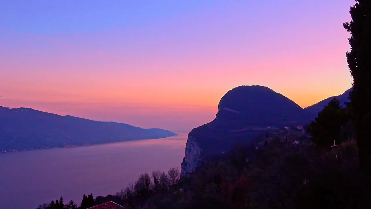 La Quiete 23 Lake View Apartment By Gardadomusmea Tremosine Italien